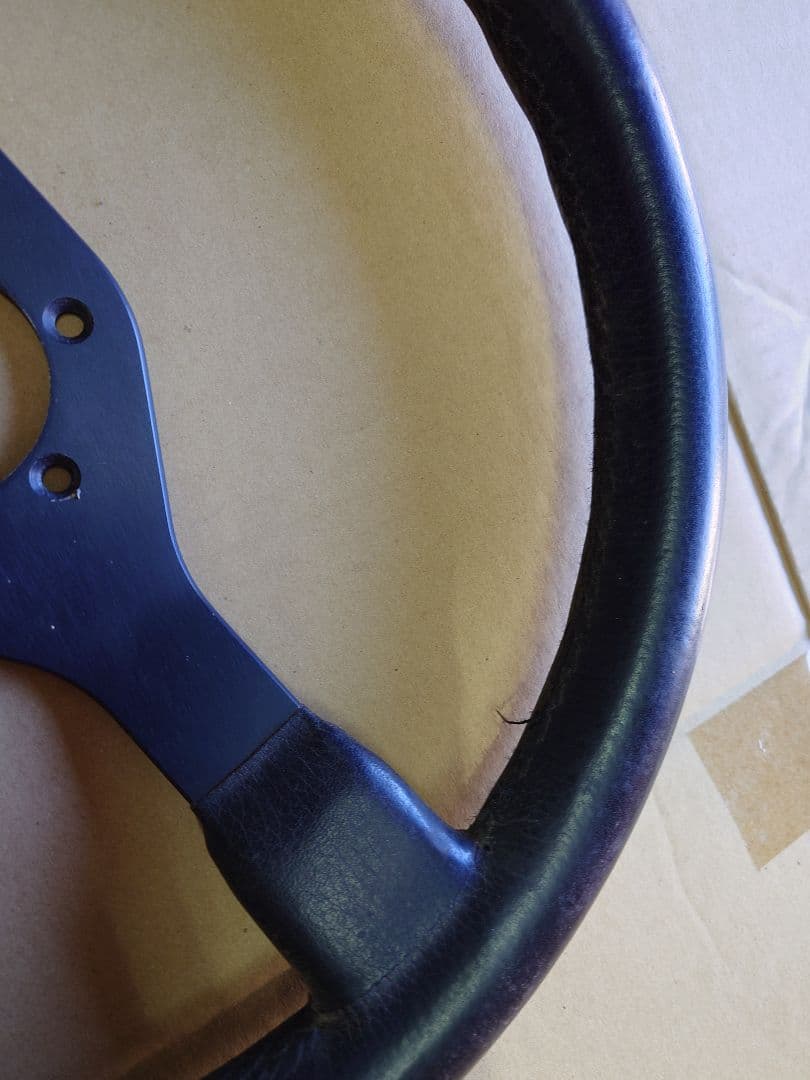 ジムニーオプション　momo3本スポークステアリングホイール希少