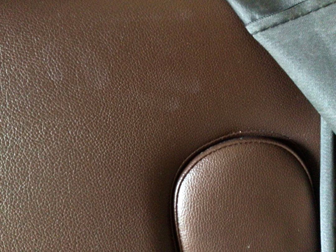 NEW Stella 折りたたみベッド 施術用　収納カバー付き