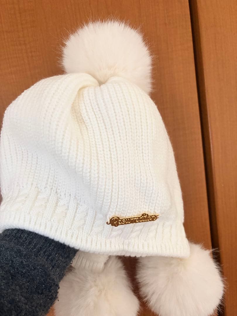 ホワイト ニット帽 ポンポン付き Resurrection レザレクション