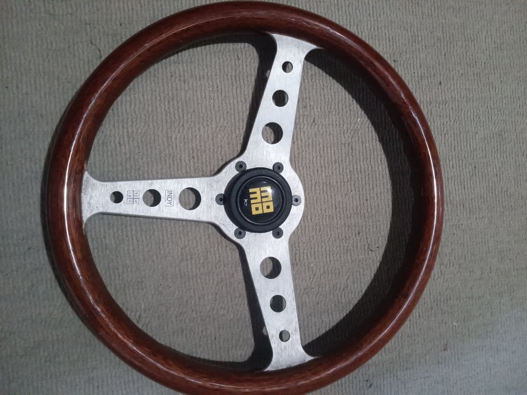 MOMO ステアリングホイール 直径34cm