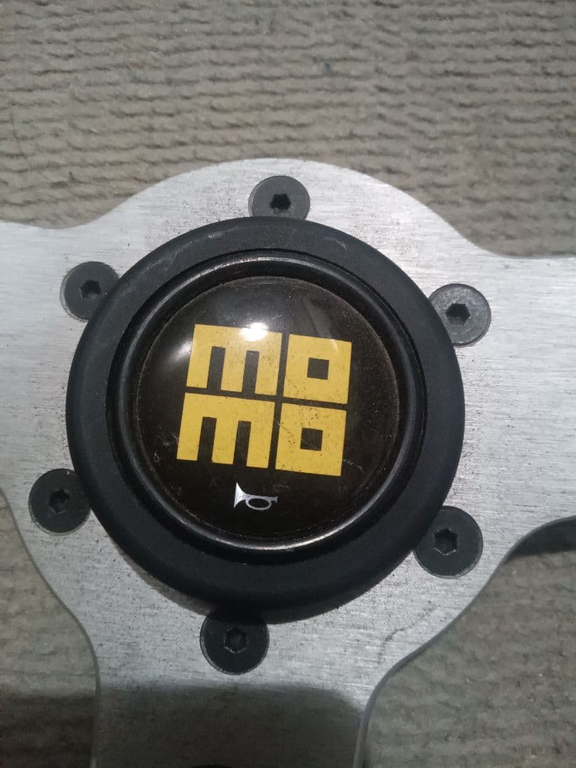 MOMO ステアリングホイール 直径34cm