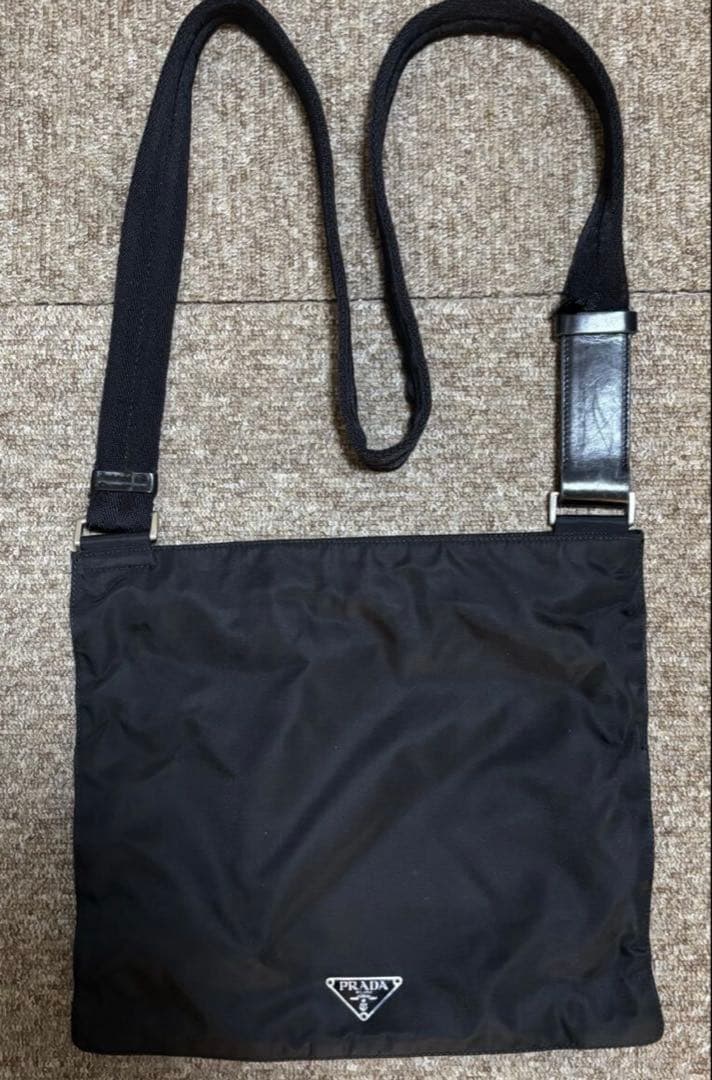 マナぺり　美品プラダPRADA ショルダーバッグ ポシェット ナイロン