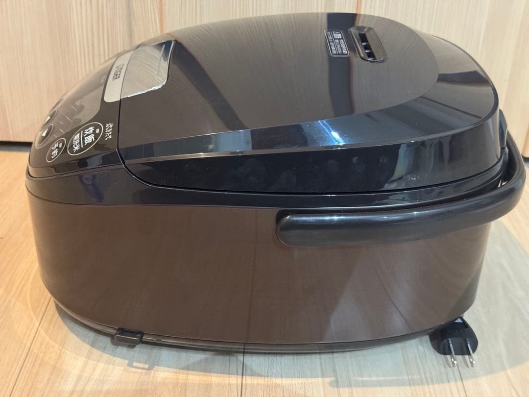 保証付TIGER タイガー IH炊飯器 JPW-D100T 5.5合炊き