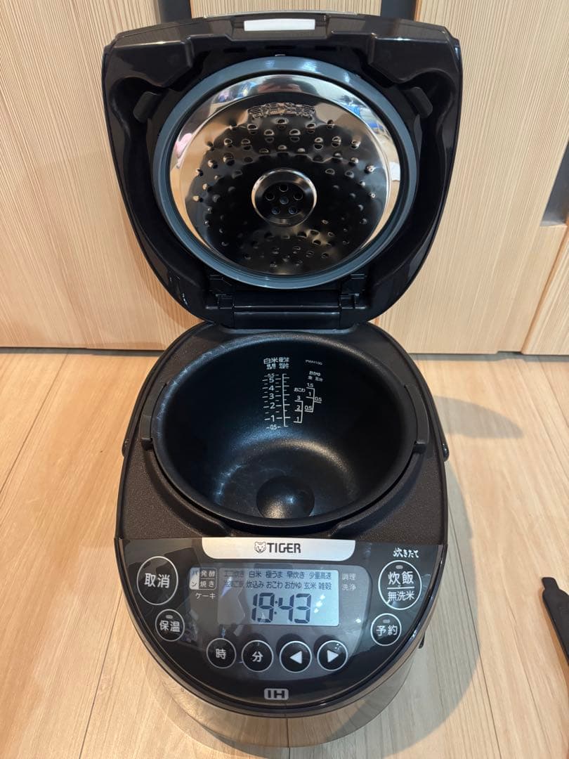 保証付TIGER タイガー IH炊飯器 JPW-D100T 5.5合炊き