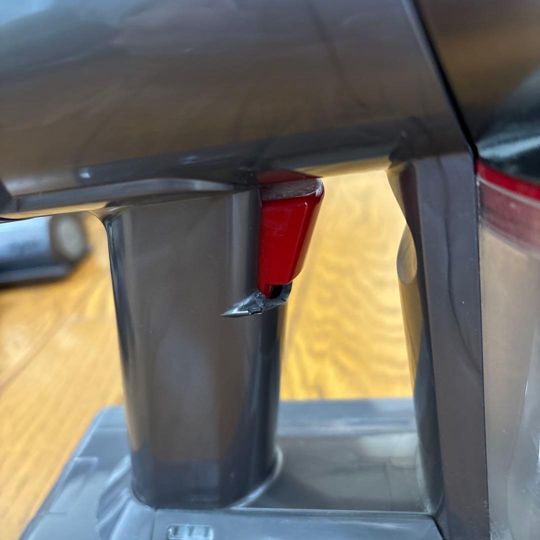 Dyson V8 スティッククリーナー 本体 各種アタッチメント付き