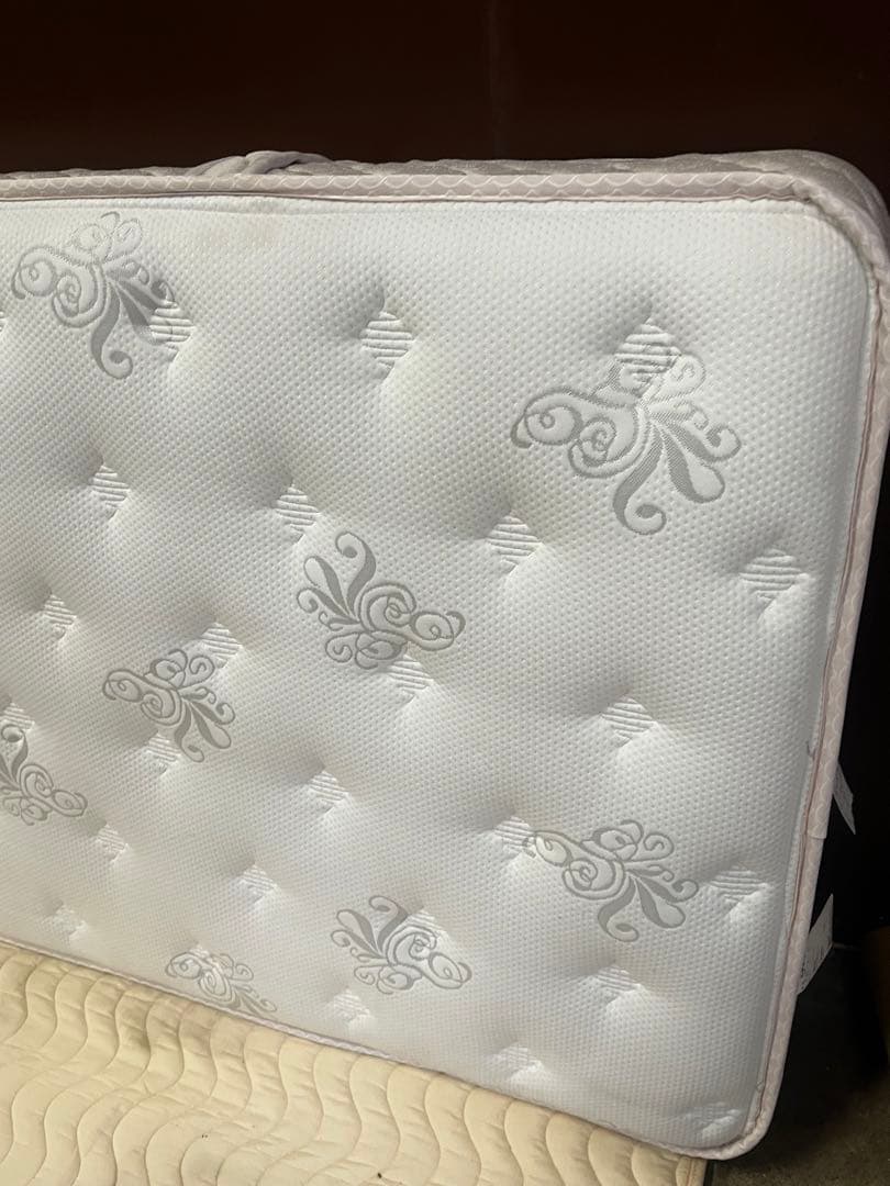 ☆【美品】日本ベッド　シルキーパフ　SYE-426 シングル