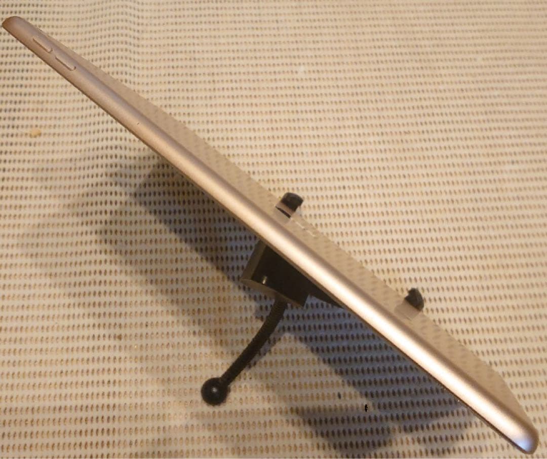 動作品iPad第7世代(A2197)本体32GB送料込ジャンク品FCQM5