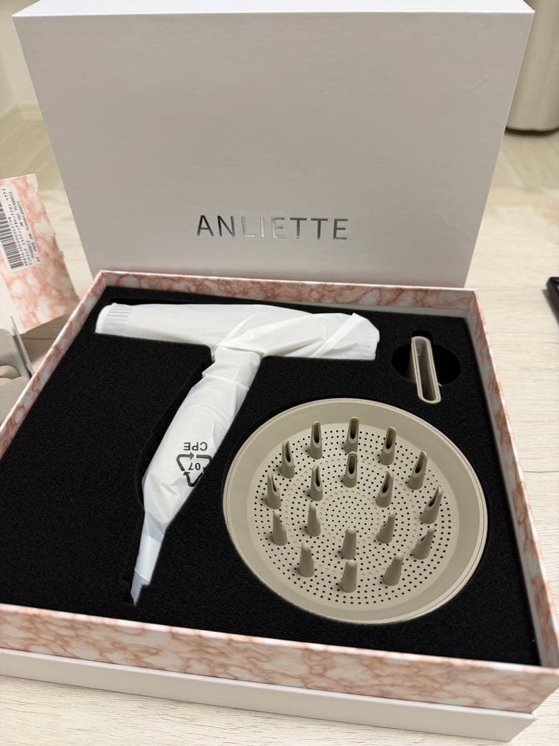 【アンリエット】ドライヤー＆ヘアアイロン