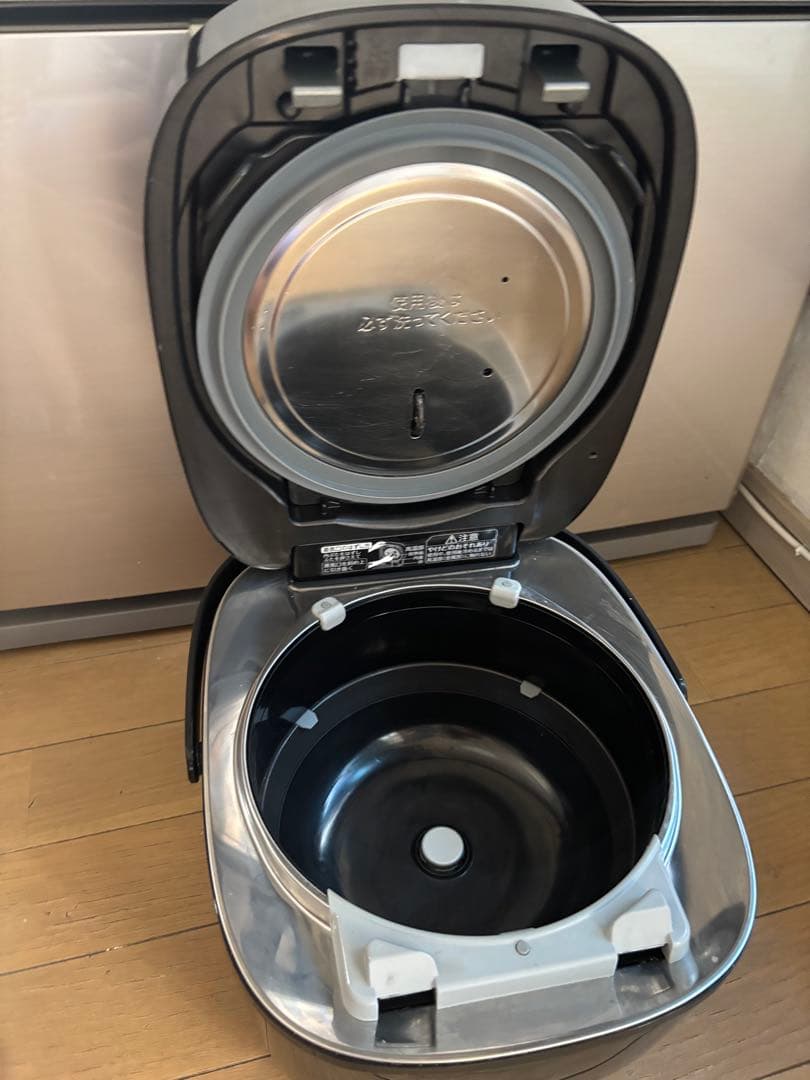 TOSHIBA真空圧力IHジャーRC-10VSV -2023年製動作保証付き