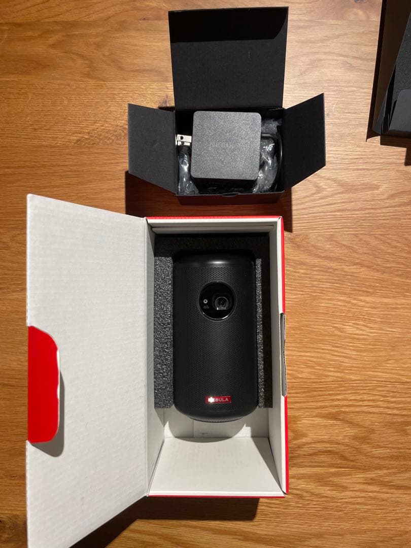 り*り様 NEBULA Capsule Max プロジェクター本体　三脚付き！！