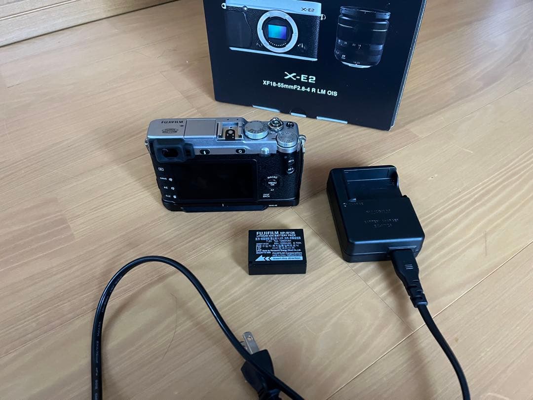 FUJIFILM X-E2 ミラーレスカメラ 本体　美品