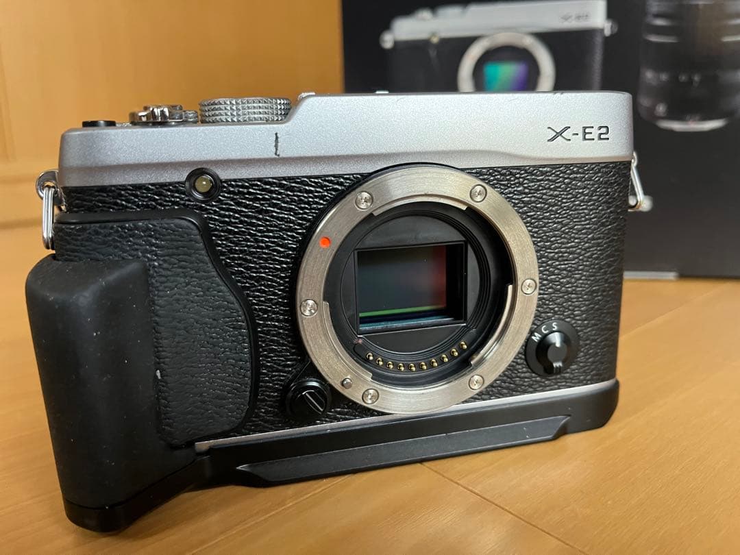 FUJIFILM X-E2 ミラーレスカメラ 本体　美品