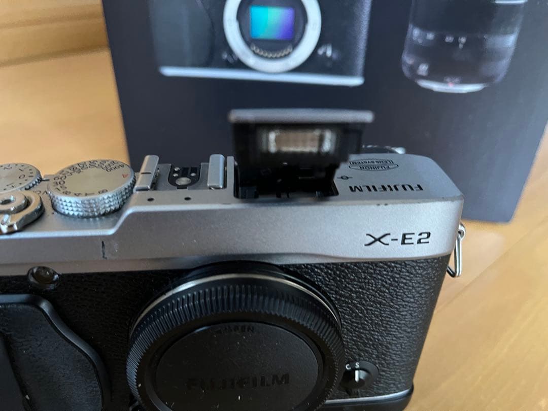FUJIFILM X-E2 ミラーレスカメラ 本体　美品