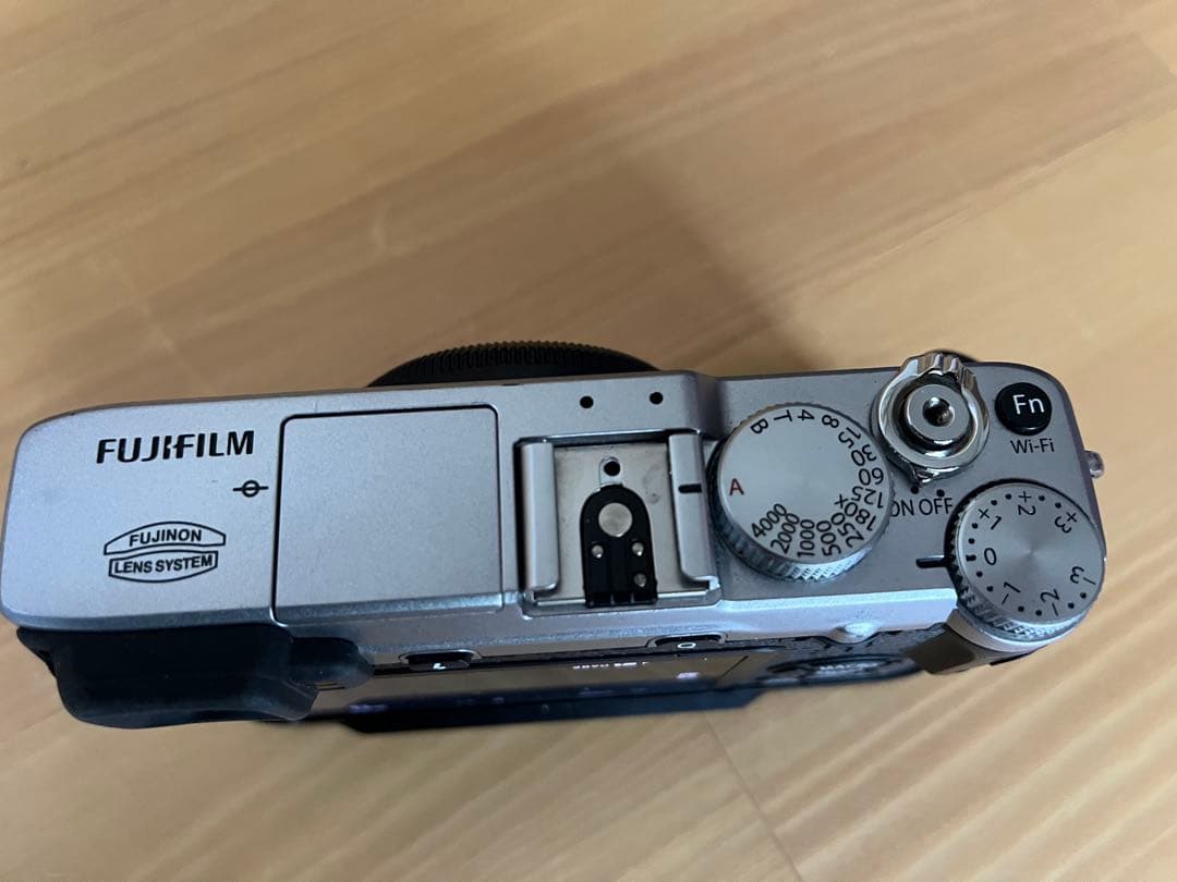FUJIFILM X-E2 ミラーレスカメラ 本体　美品