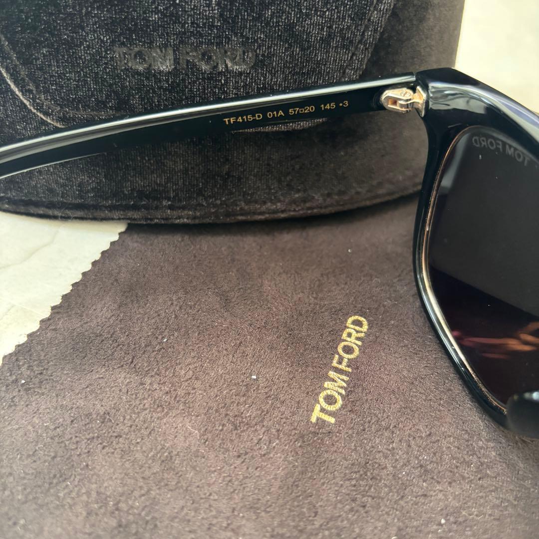 TOM FORD トムフォード サングラス 黒 ゴールドライン