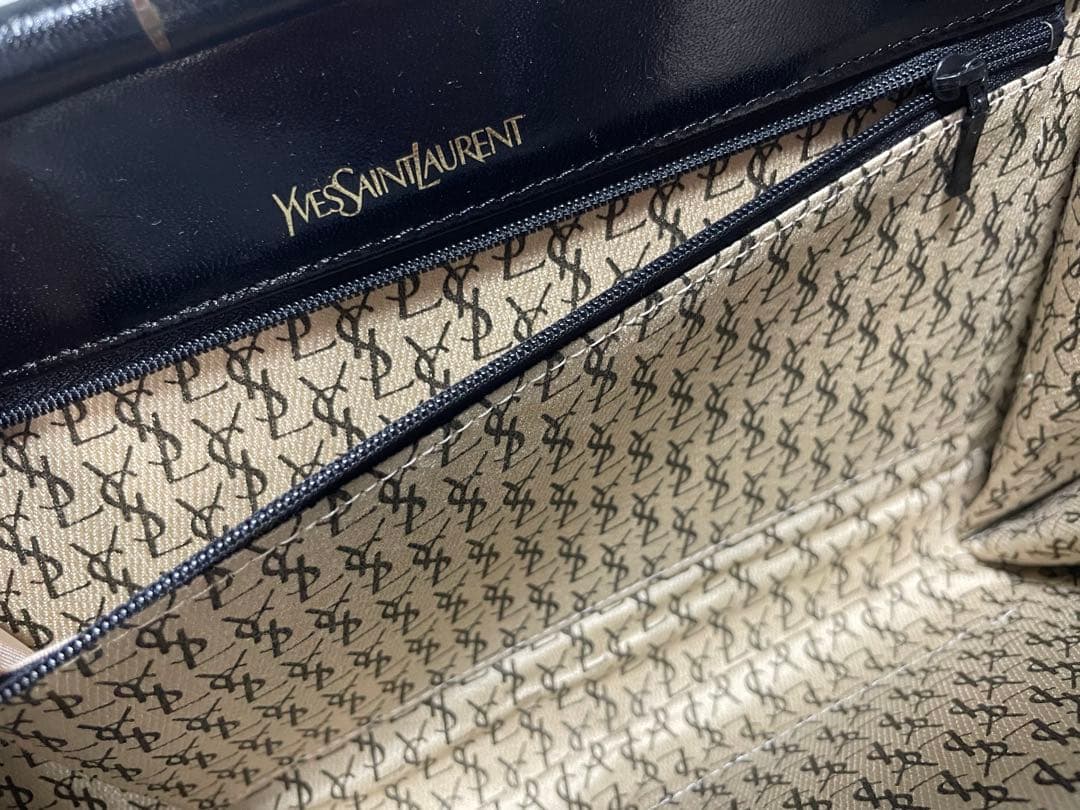 YSL ブラックレザー クラッチバッグ