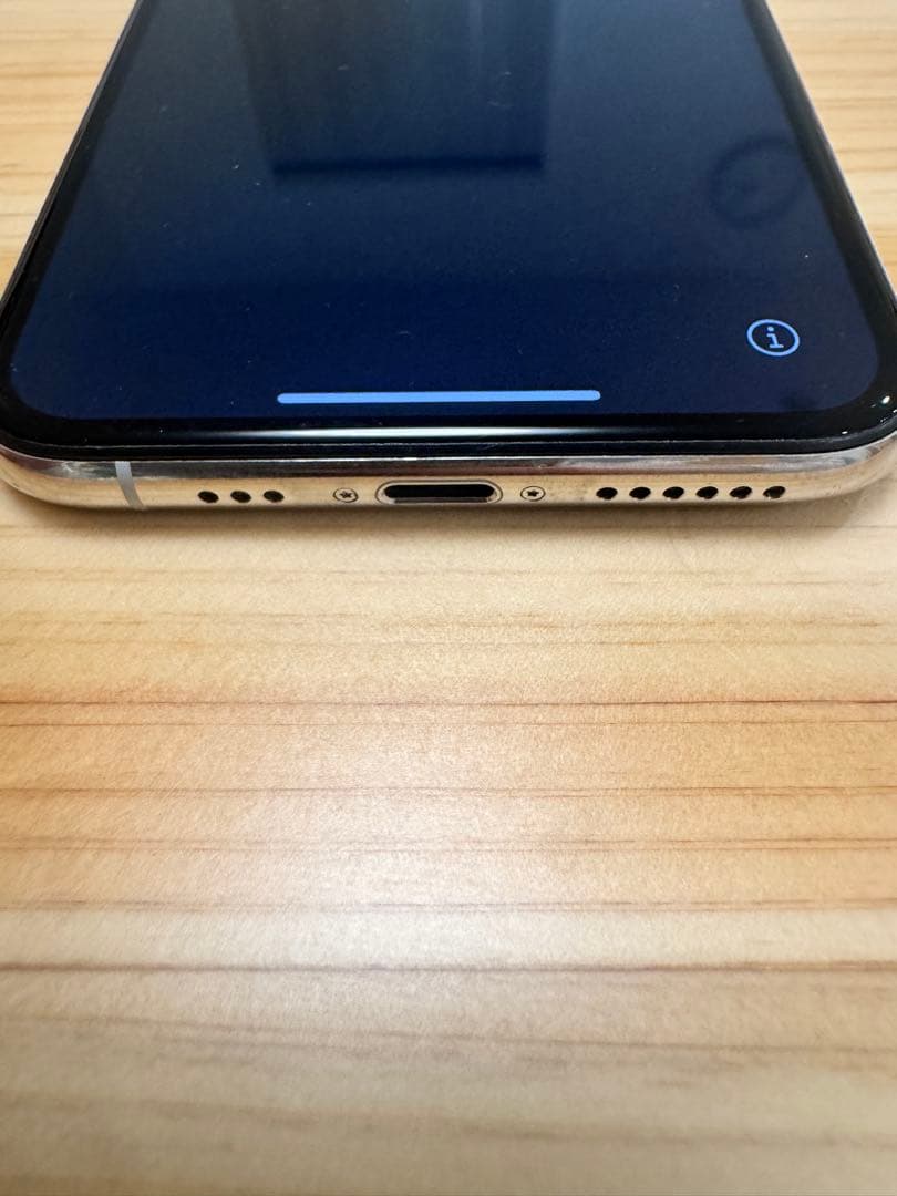 iPhone Xs 64GB SIMフリー　バッテリー75%