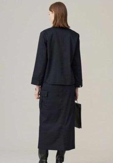 ICB【洗える】ウォームサテン クロップドシャツ　タグ付き