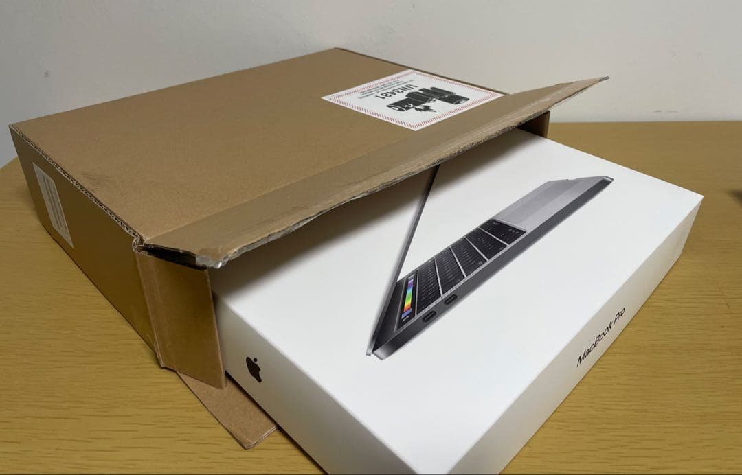 美品 MacBook Pro Retina 2020 バッテリー95％