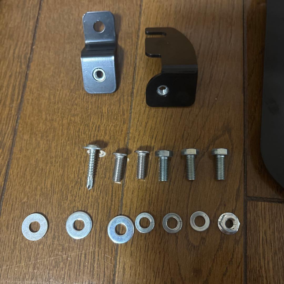 MTドライバーズフットレスト・ジムニーJB64,JB74 マニュアル車用 黒