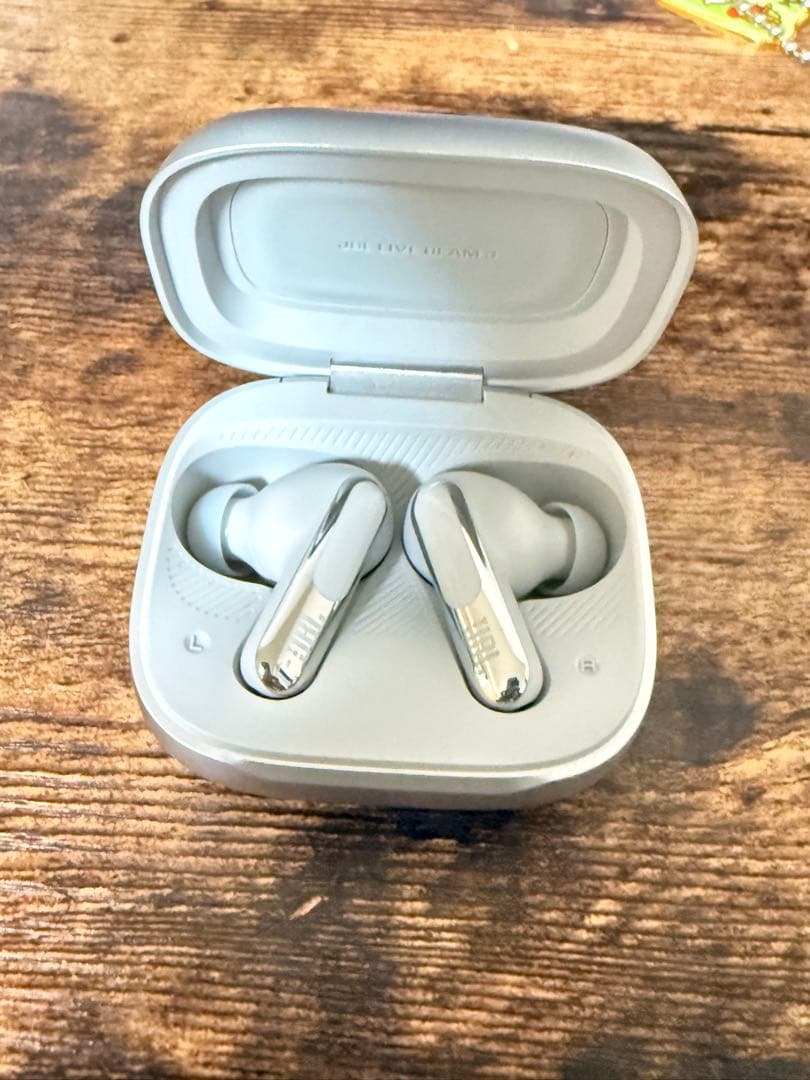 y*i様 JBL LIVE BEAM 3 ワイヤレスイヤホン