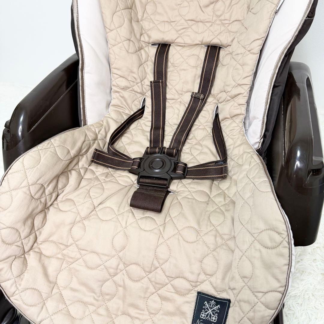 Combi CWL ネムリラ AT ホワイトレーベル 電動 ハイローチェア