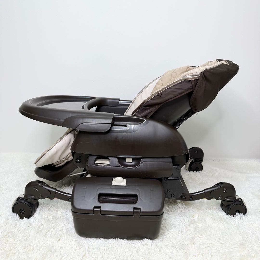 Combi CWL ネムリラ AT ホワイトレーベル 電動 ハイローチェア