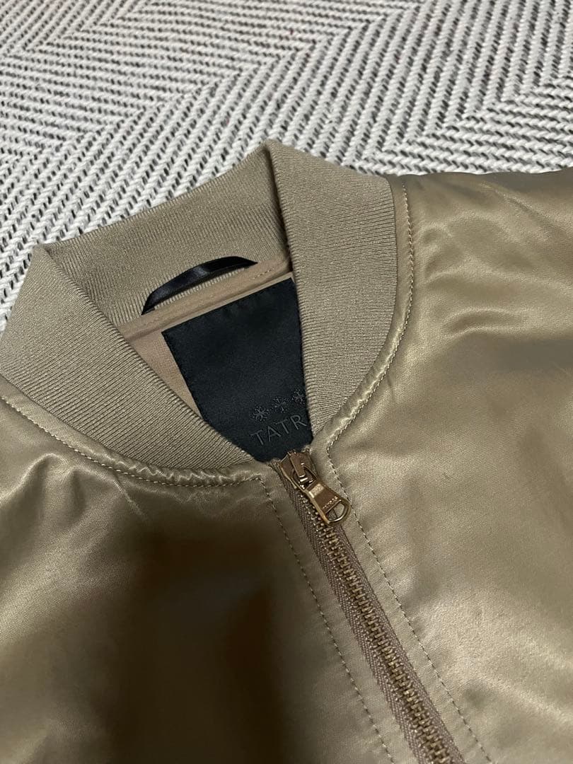 美品⭐︎タトラス　ブルゾン　カーキ02サイズ