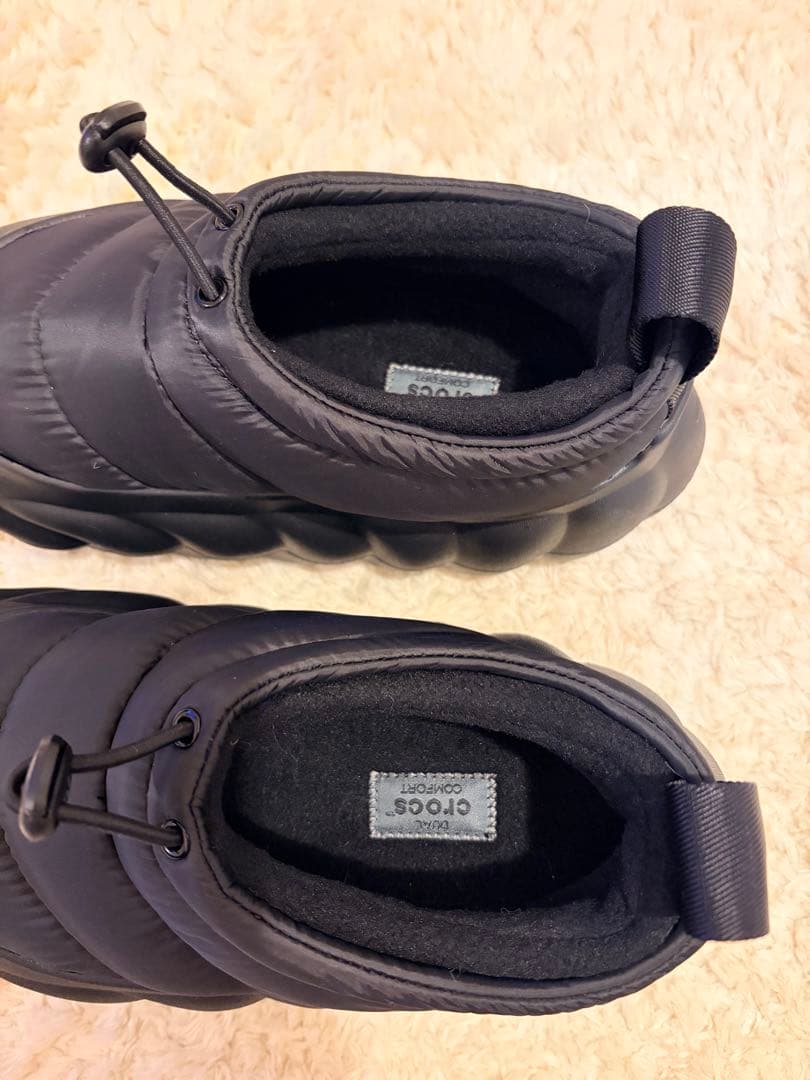 試着のみ　未使用品　正規品 クロックス　オーバーパフショーティー 黒　25センチ