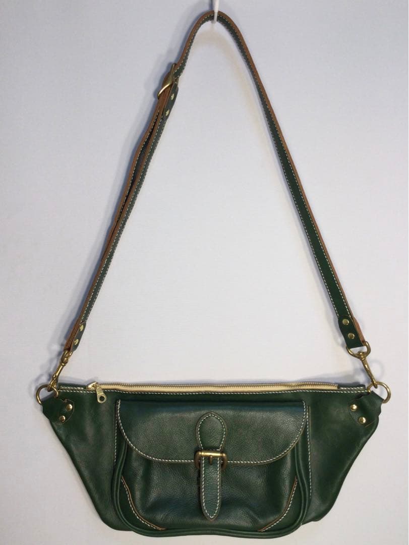 モス　グリーン　ハンドメイド感有り　ボディーバックショルダー付き