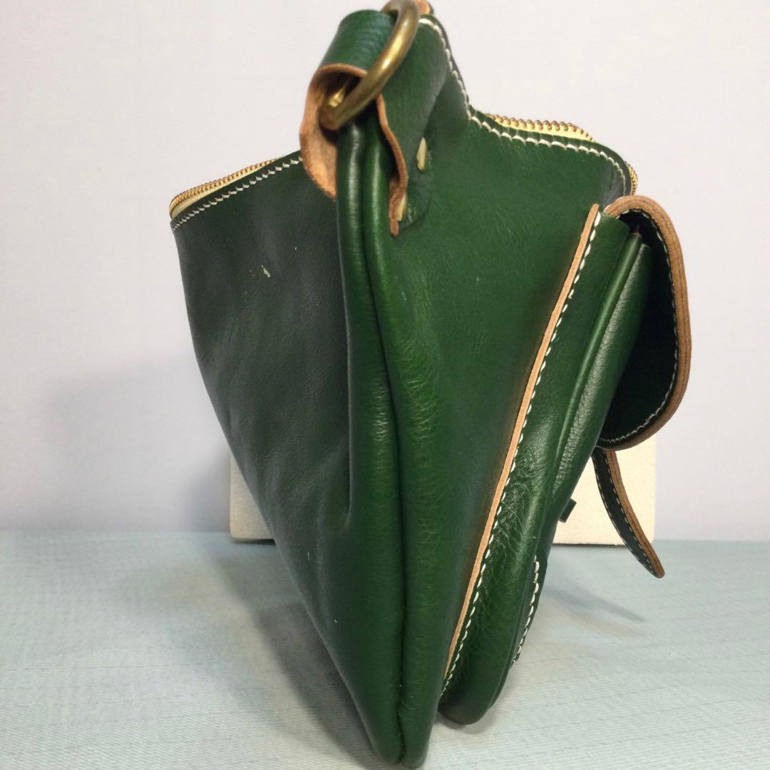 モス　グリーン　ハンドメイド感有り　ボディーバックショルダー付き