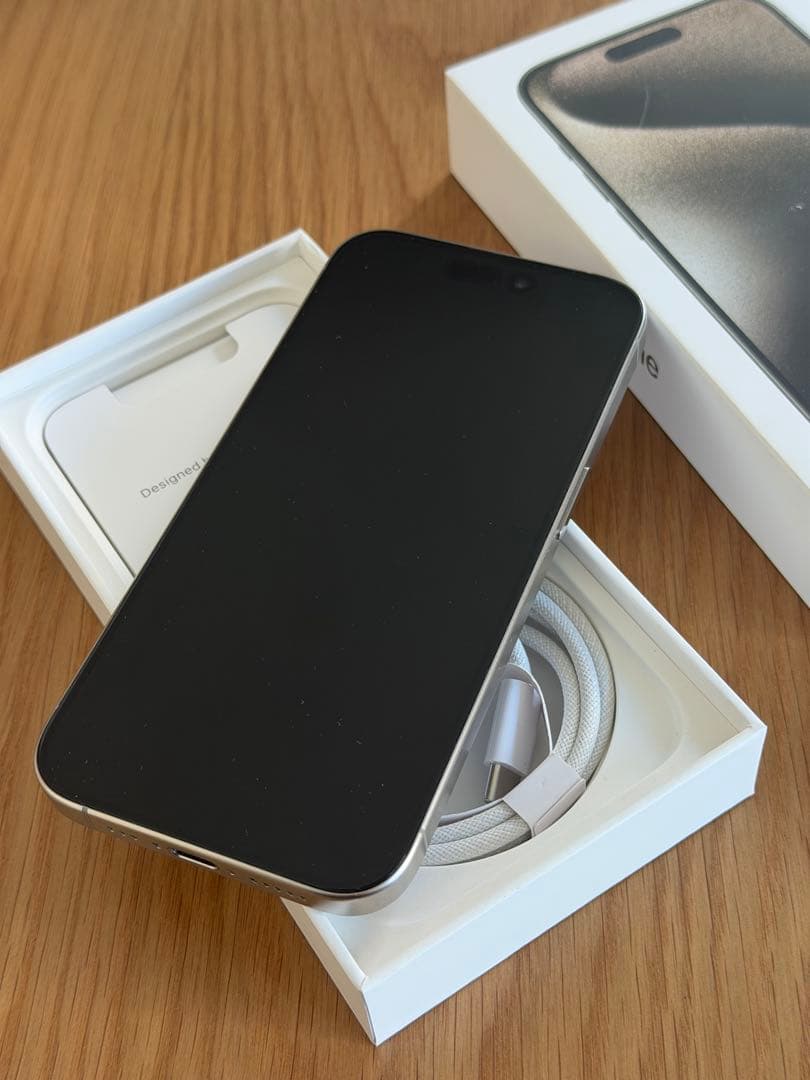 Apple iPhone 15Pro ナチュラルチタニウム 本体SIMフリー