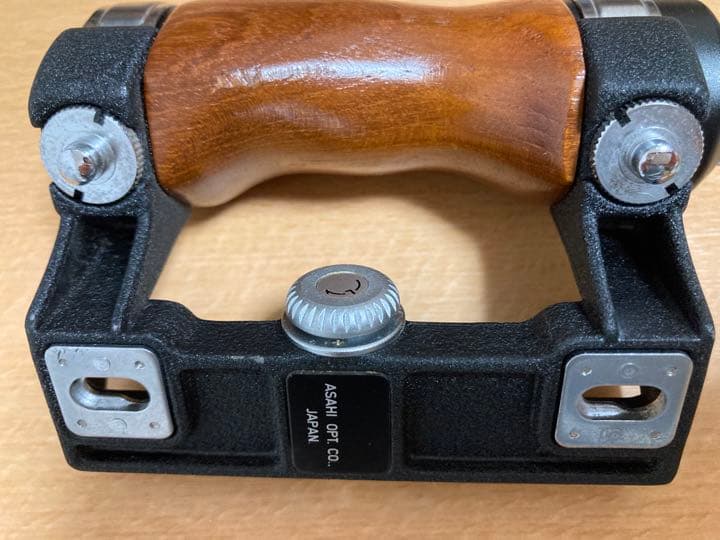 PENTAX 67II 用　木製グリップ★ペンタックス