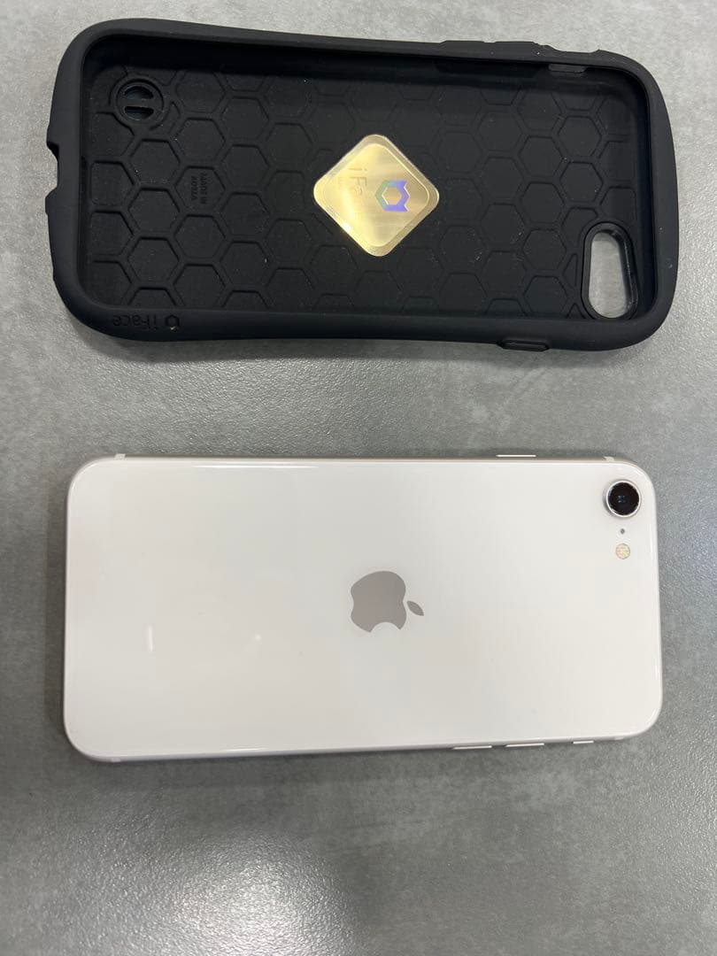 値下げ　美品　Apple iPhone SE (第3世代) + iFaceケース