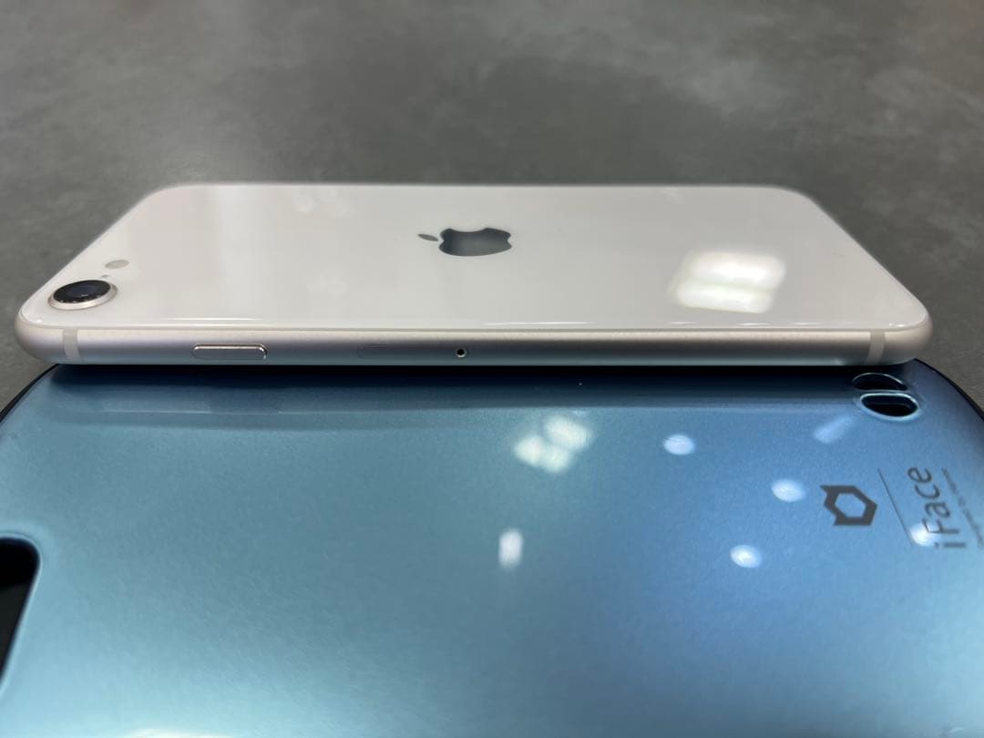 値下げ　美品　Apple iPhone SE (第3世代) + iFaceケース