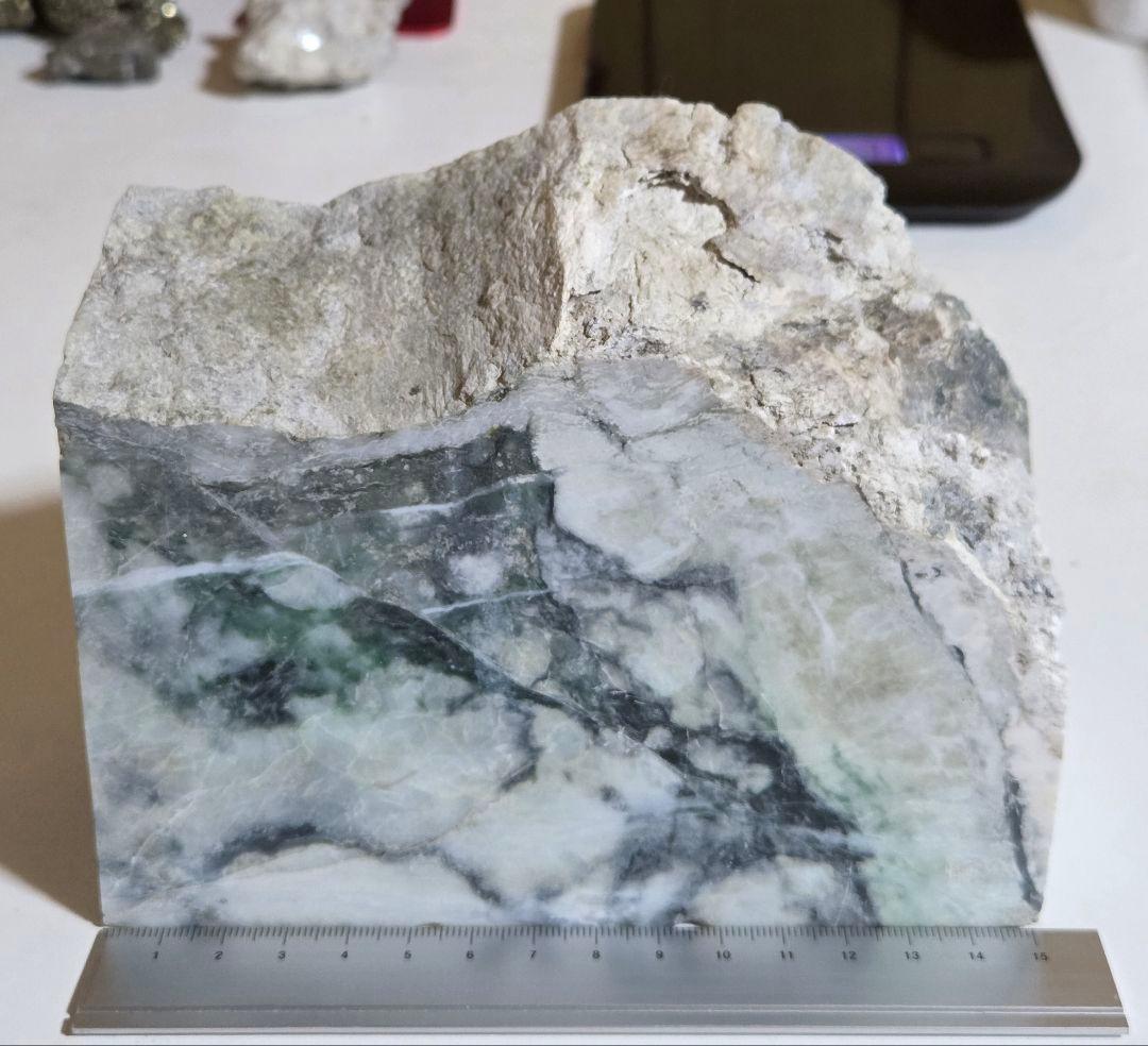 翡翠　糸魚川　2500g　W152×D56×H122mm