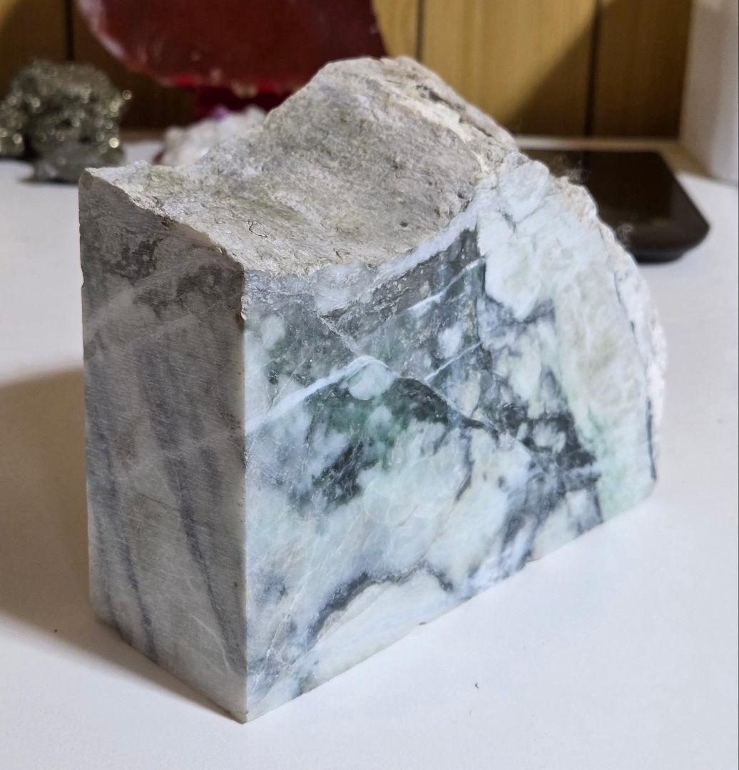 翡翠　糸魚川　2500g　W152×D56×H122mm