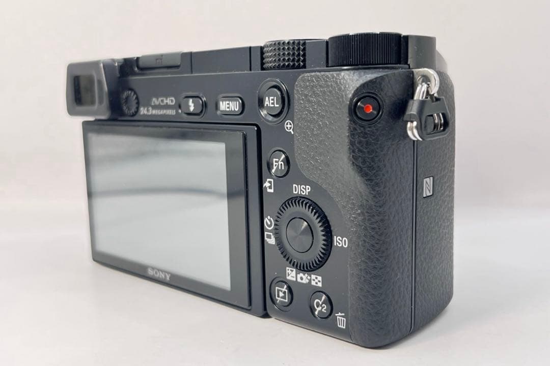 美品 SONY α6000 ブラック レンズキット 16-50mm 標準ズーム