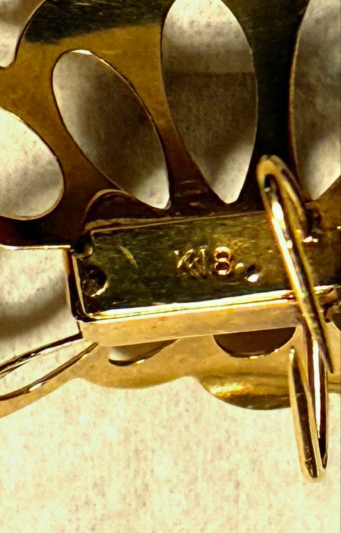 K18ゴールド 蝶のブローチ　2.4グラム