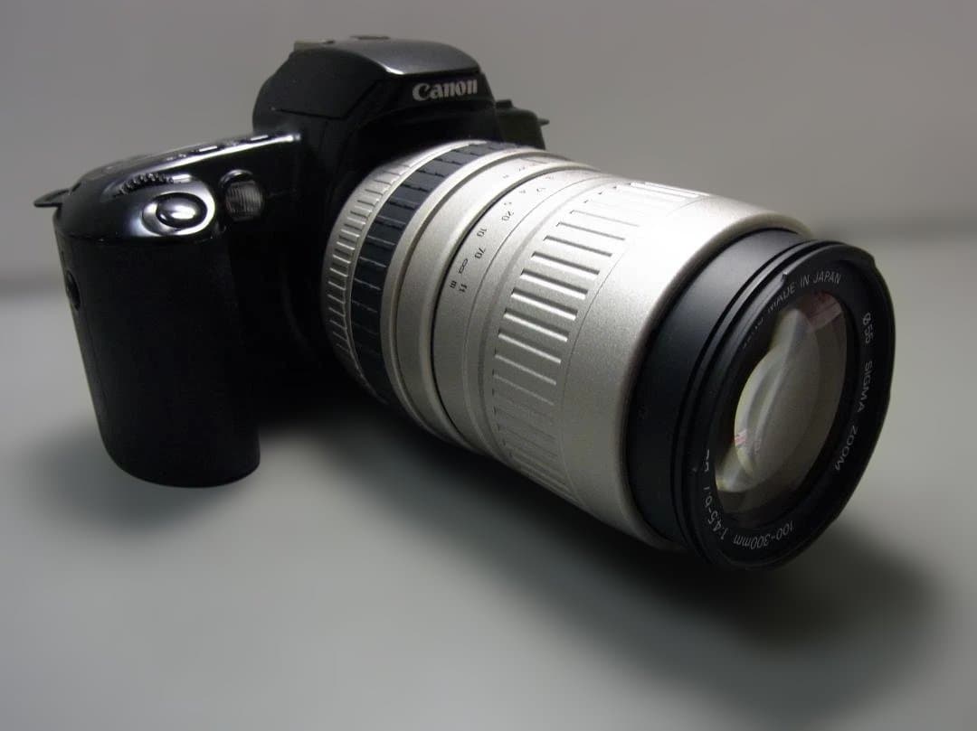 124 キャノンCanon EOS kiss フィルム一眼レフカメラ 送料込み