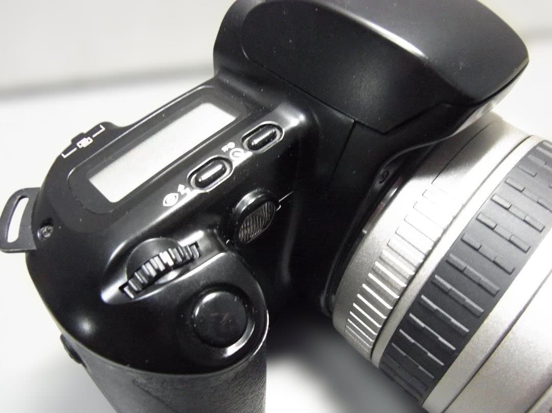 124 キャノンCanon EOS kiss フィルム一眼レフカメラ 送料込み