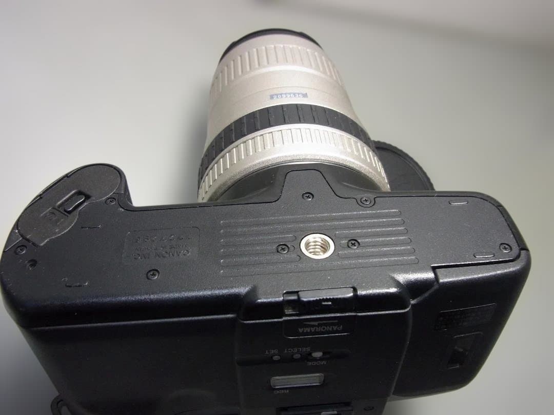 124 キャノンCanon EOS kiss フィルム一眼レフカメラ 送料込み