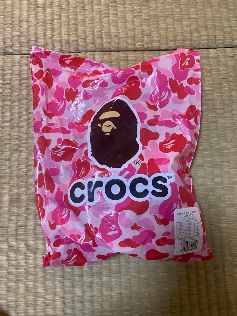 A BATHING APE®とCrocs kid 18cm