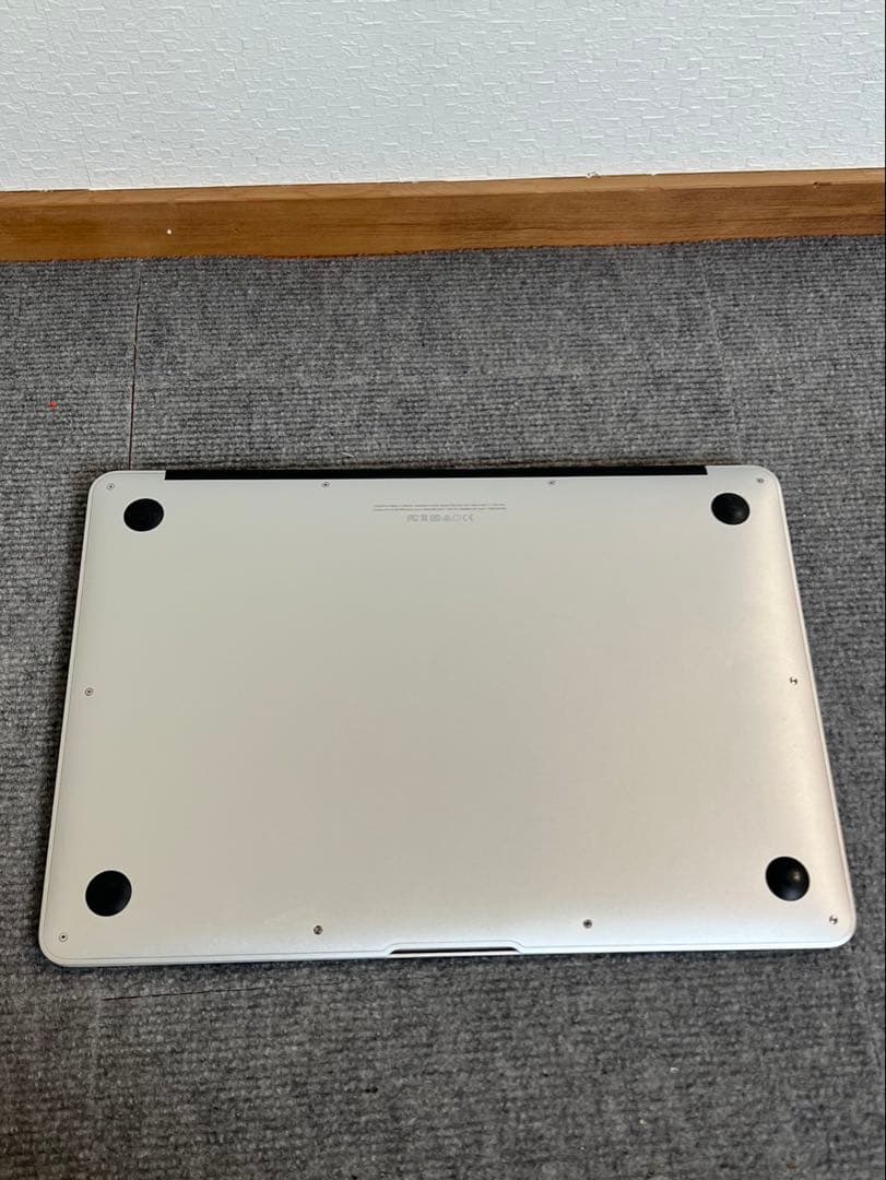 MacBook Air 13インチ　ステッカー付き　ジャンク品
