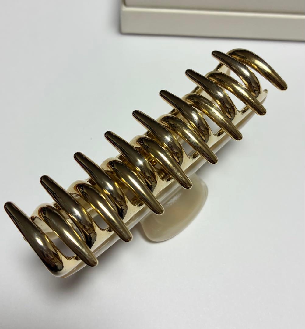 acca ヘアクリップ アイボリー×ゴールド