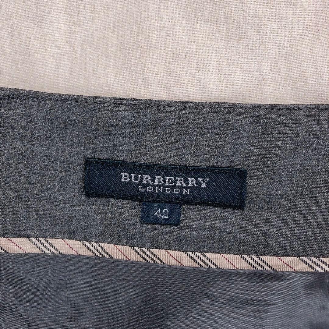 バーバリー　スカートスーツ　スーツ　グレー