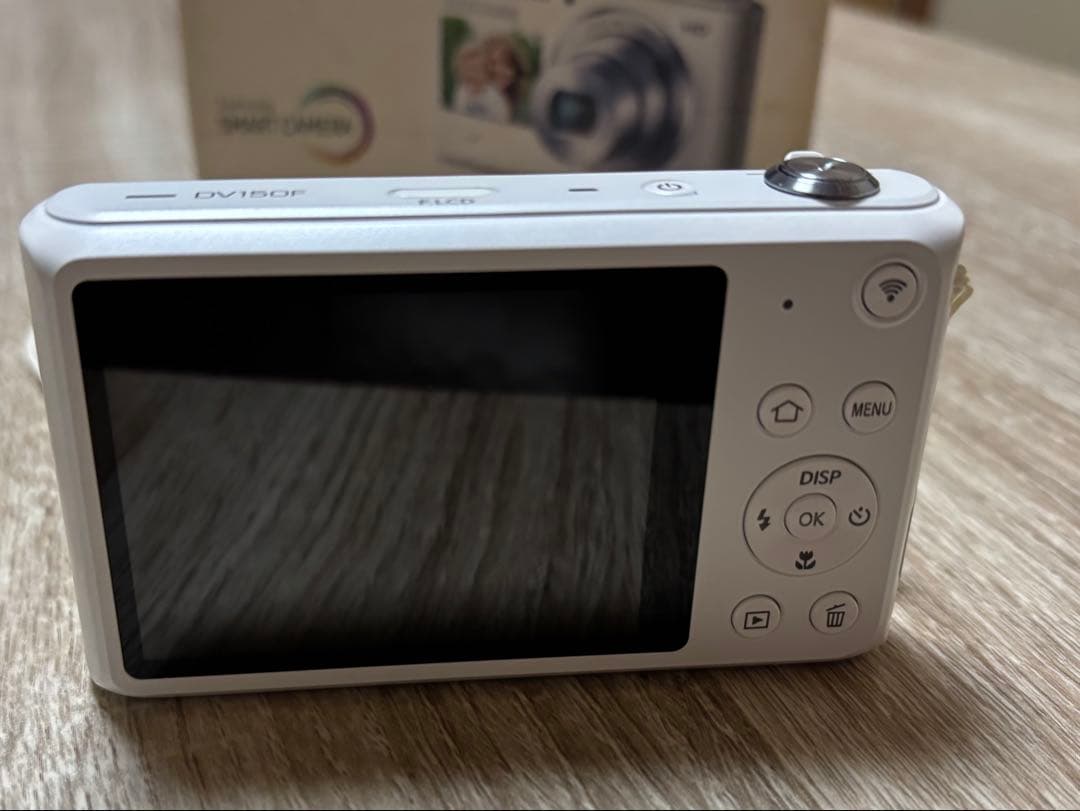 サムスン　デジカメ　DV150F ホワイト