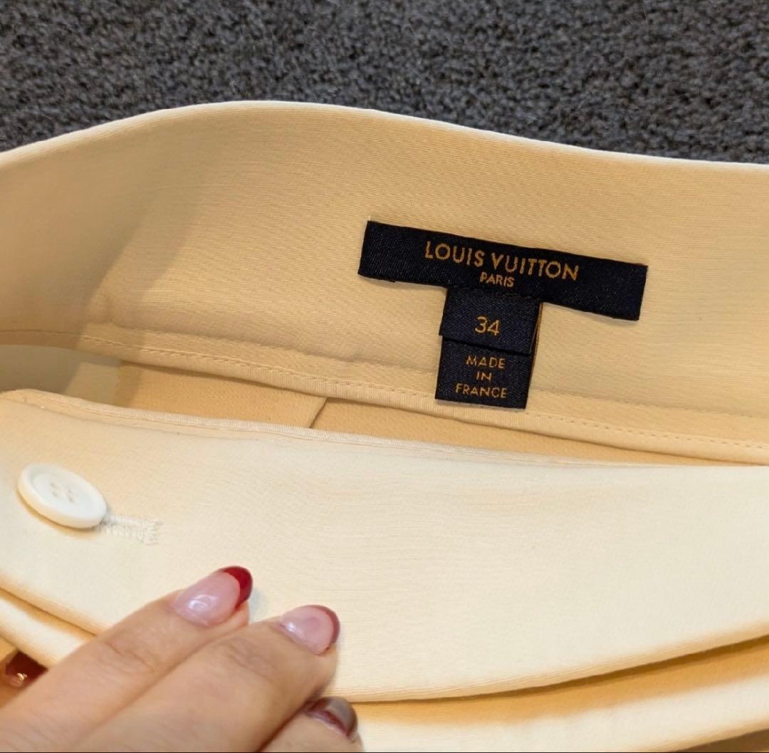 LOUIS VUITTON クリーム色ミニスカート 34
