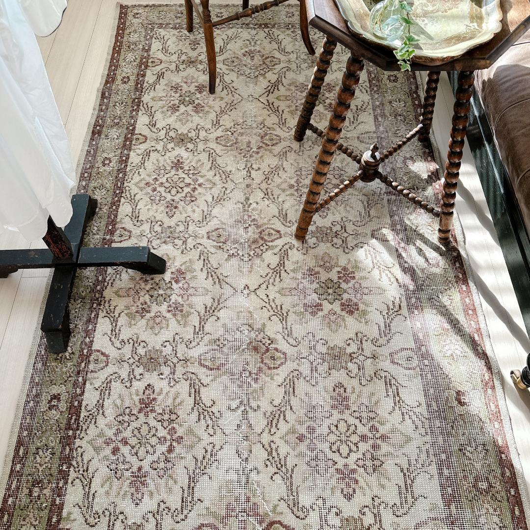 トルコヴィンテージラグ A93 レア クリーム グリーン ブラウン ピンク