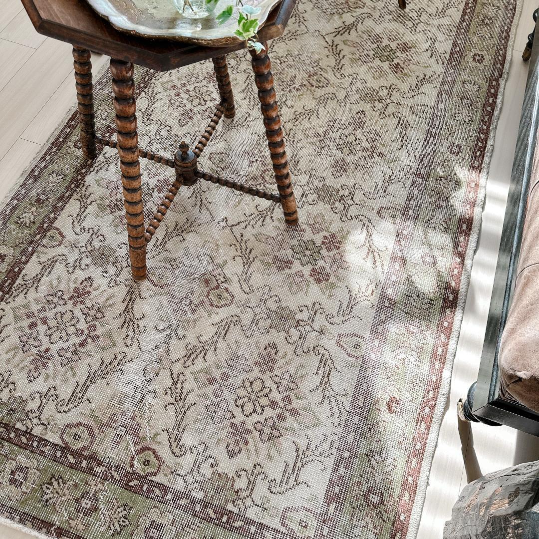 トルコヴィンテージラグ A93 レア クリーム グリーン ブラウン ピンク